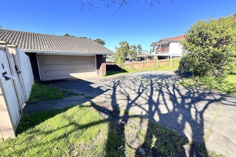 Photo of property in 5 Glenmore Road, Sunnyhills, Auckland, 2010