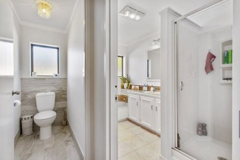 Photo of property in 2/59 Youngs Road, Papakura, 2110