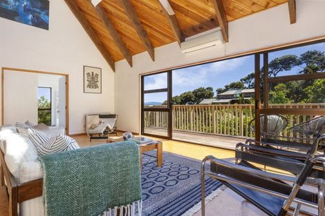 Photo of property in 30 Ngaumatau Road, Point Howard, Lower Hutt, 5013