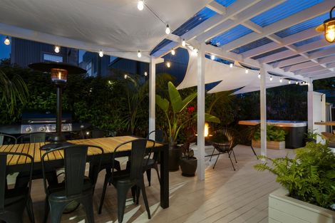 Photo of property in 17 Phoenix Avenue, Hokowhitu, Palmerston North, 4410