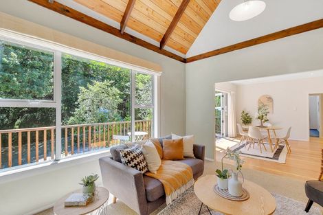 Photo of property in 64 Cluny Road, Plimmerton, Porirua, 5026