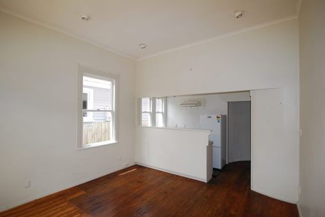 Photo of property in 168 Tasman Street, Mount Cook, Wellington, 6021