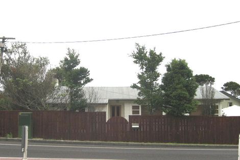 Photo of property in 1/30 Roberts Road, Glenfield, Auckland, 0629