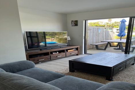 Photo of property in 94d Bay Street, Red Beach, 0932