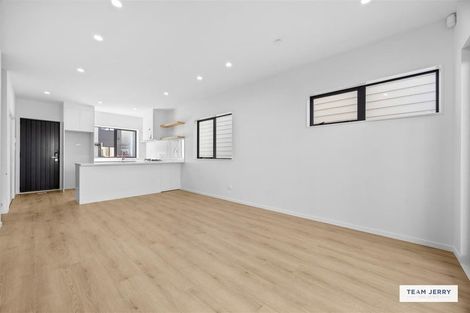 Photo of property in 30 Whare Kauri Road, Papakura, 2110