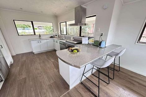 Photo of property in 5 Marlin Street, West Harbour, Auckland, 0618