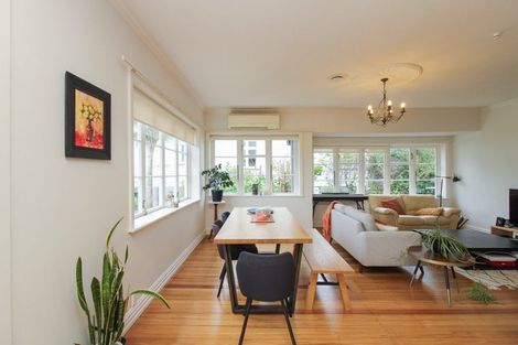 Photo of property in 118 Cashmere Avenue, Khandallah, Wellington, 6035