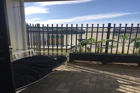 Photo of property in Apollo Apartments, 11/46g Rosedale Road, Rosedale, Auckland, 0632