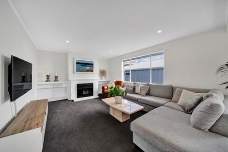 Photo of property in 27 Wairau Road, Oakura, 4314