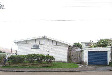 Photo of property in 11 Cara Crescent, Paparangi, Wellington, 6037
