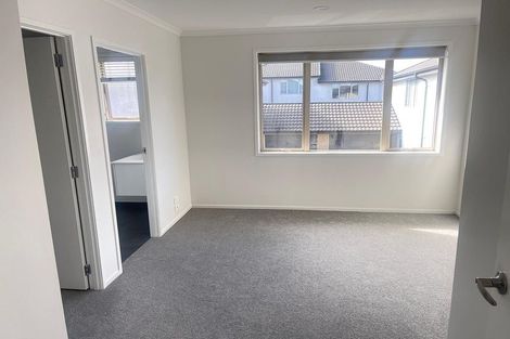 Photo of property in 32 Akeake Lane, Manurewa, Auckland, 2102