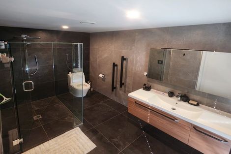 Photo of property in 49 Johnstone Drive, Fitzherbert, Palmerston North, 4410