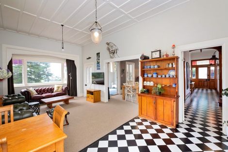 Photo of property in 27 Fitzroy Road, Bluff Hill, Napier, 4110