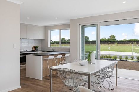 Photo of property in 35 Hayfield Way, Karaka, Papakura, 2113