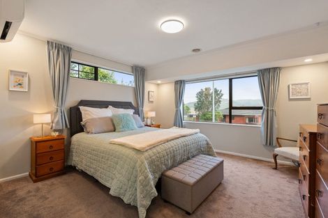 Photo of property in 16 Ordley Grove, Tawa, Wellington, 5028