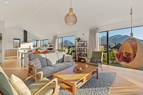 Photo of property in 2 Wanderer Lane, Jacks Point, Queenstown, 9371