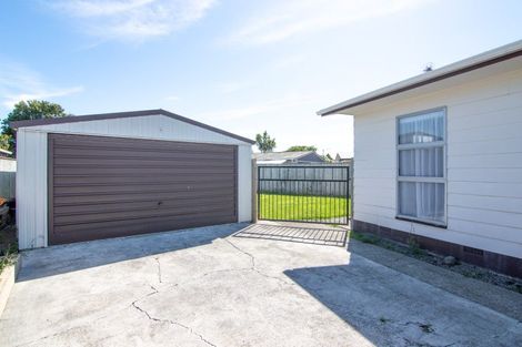 Photo of property in 9 Pinedale Parade, Milson, Palmerston North, 4414