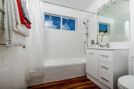 Photo of property in 2/18 Kenmure Avenue, Forrest Hill, Auckland, 0620