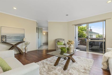 Photo of property in 6a Fayette Place, Te Atatu South, Auckland, 0610