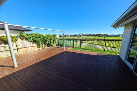 Photo of property in 61 Harding Drive, Papamoa Beach, Papamoa, 3118