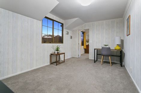 Photo of property in 32c Isobel Road, Greenhithe, Auckland, 0632