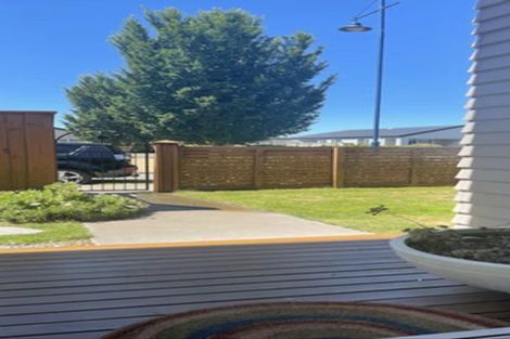 Photo of property in 11 Pounamu Place, Pegasus, 7612