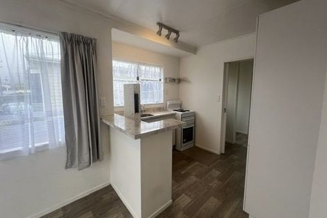 Photo of property in 9 Douglas Street, Levin, 5510