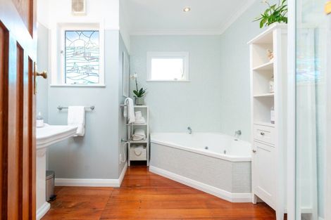 Photo of property in 86 The Parade, Island Bay, Wellington, 6023