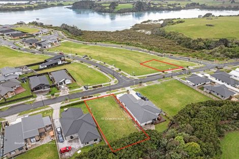 Photo of property in 10 Orawahi Road, Glenbrook, 2681