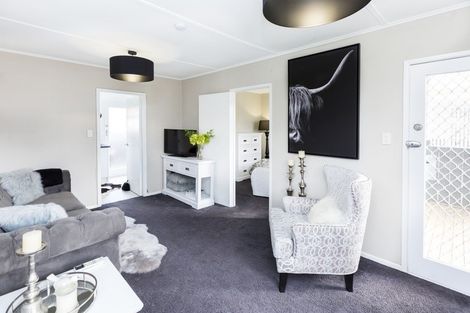 Photo of property in 2/504 Fergusson Drive, Trentham, Upper Hutt, 5018