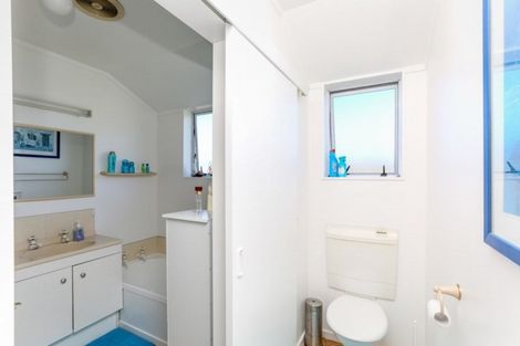 Photo of property in 9 Fantome Place, Whalers Gate, New Plymouth, 4310