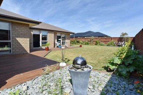 Photo of property in 7 Walnut Way, Rangiora, 7400