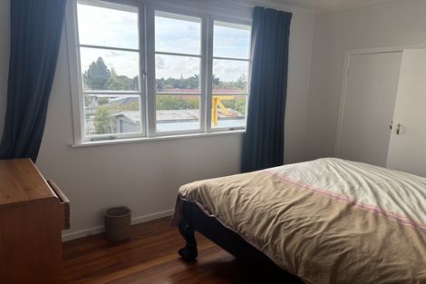 Photo of property in 26 Waione Avenue, Te Atatu Peninsula, Auckland, 0610