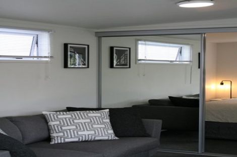 Photo of property in 5 Holgate Avenue, Herald Island, Auckland, 0618