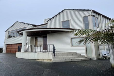 Photo of property in 1/170 East Coast Road, Forrest Hill, Auckland, 0620