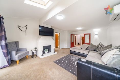 Photo of property in 19 Mcenroe Grove, Naenae, Lower Hutt, 5011