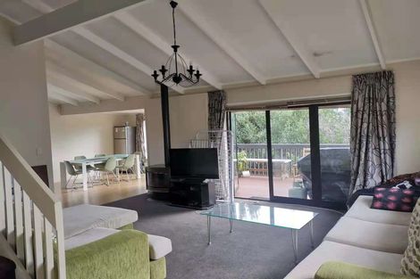 Photo of property in 6 Longwood Place, Forrest Hill, Auckland, 0620