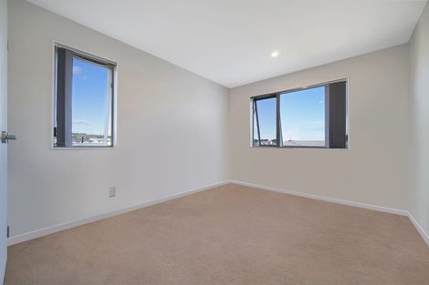 Photo of property in 11 Regis Park Drive, Pukekohe, 2120