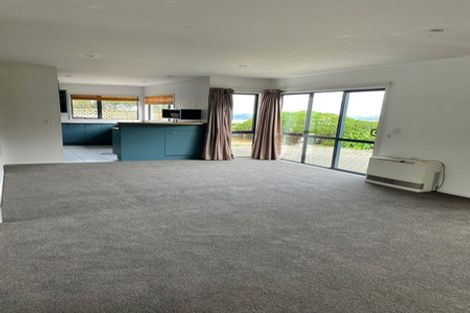 Photo of property in 8 Forbes Lane, Newlands, Wellington, 6037