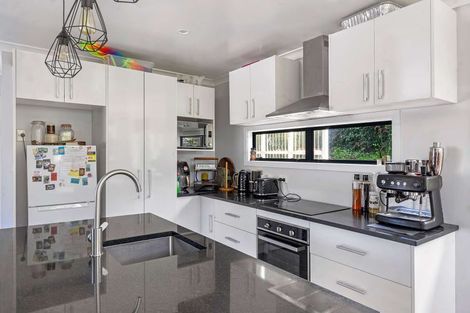 Photo of property in 86 Pembroke Street, Westown, New Plymouth, 4310