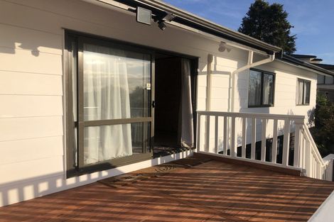 Photo of property in 5 Melia Grove, Goodwood Heights, Auckland, 2105