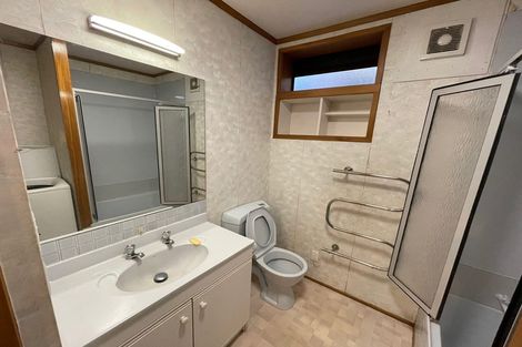 Photo of property in 166 Chelsea View Drive, Chatswood, Auckland, 0626