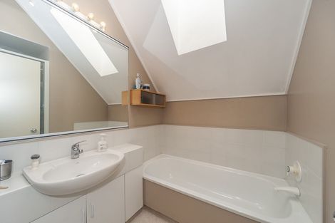 Photo of property in 9/14 Harriett Street, Thorndon, Wellington, 6011