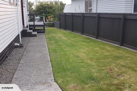Photo of property in 19 Simons Street, Moturoa, New Plymouth, 4310