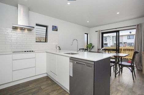 Photo of property in 38 Matawhanga Drive, Wattle Downs, Auckland, 2103