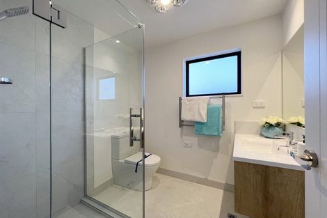 Photo of property in 1/17 Rewarewa Road, Te Atatu Peninsula, Auckland, 0610