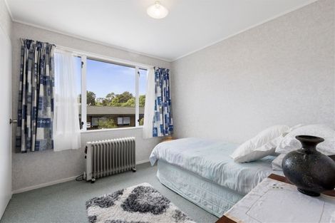 Photo of property in 1/8 Fernlea Rise, Bayview, Auckland, 0629