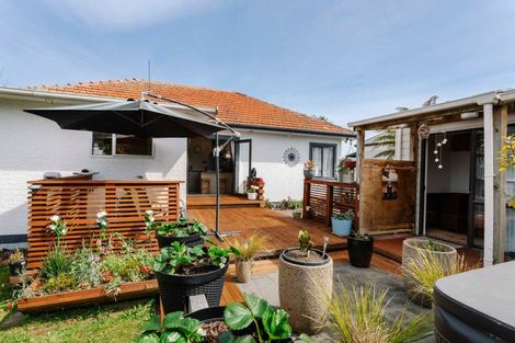 Photo of property in 49 Barraud Street, Dannevirke, 4930