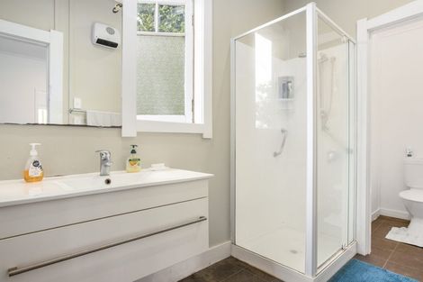 Photo of property in 33 Clayburn Road, Glen Eden, Auckland, 0602