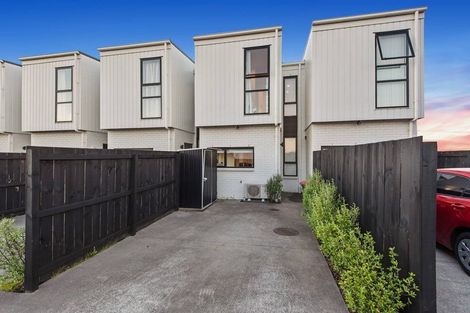 Photo of property in 15 Walsh Road, Papakura, 2110